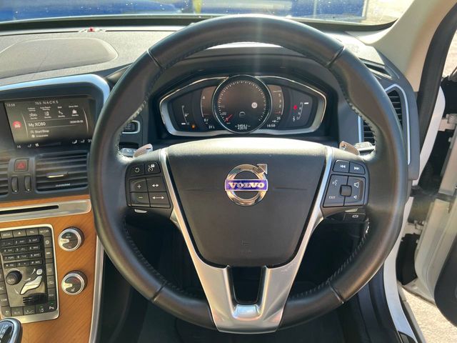 Image for 2017 Volvo XC60 D4 CLASSIC 2.0 D // OPENING PAN ROOF // FULL SERVICE HISTORY // DIGITAL CLUSTER