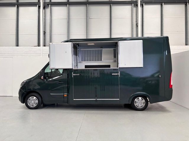 Image for 2021 Vauxhall Movano Horsebox 
