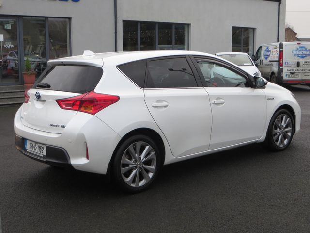Image for 2015 Toyota Auris 1.8 HYBRID 5DR LUX 