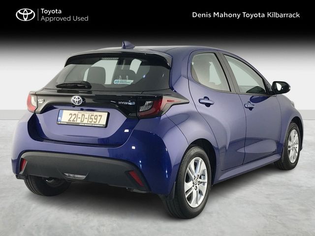Image for 2022 Toyota Yaris HYBRID LUNA