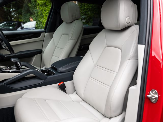 Image for 2022 Porsche Cayenne 3.0 V6 E-Hybrid