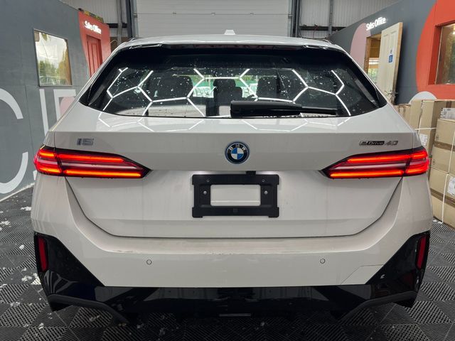 Image for 2025 BMW i5 2025 BMW I5 EDRIVE40 TOURING AUTOMATIC / CRUISE CONTROL / 360 CAMERA / ELECTRIC MEMORY & HEATED SEATS / AMBIENT LIGHTS / APPLE CARPLAY AND MORE