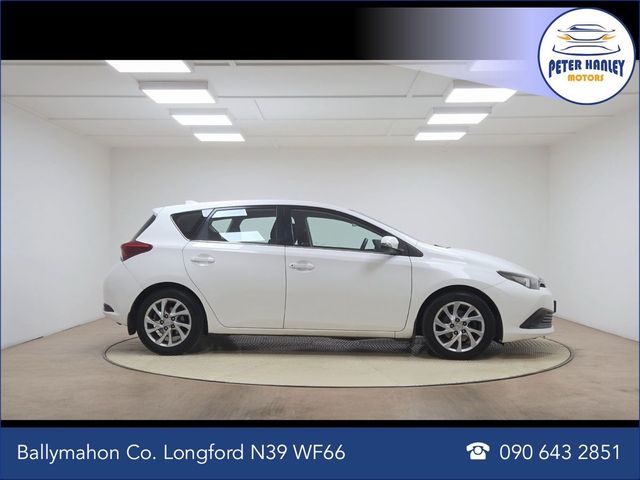 Image for 2017 Toyota Auris 1.4 D-4D (90) 5Dr Luna