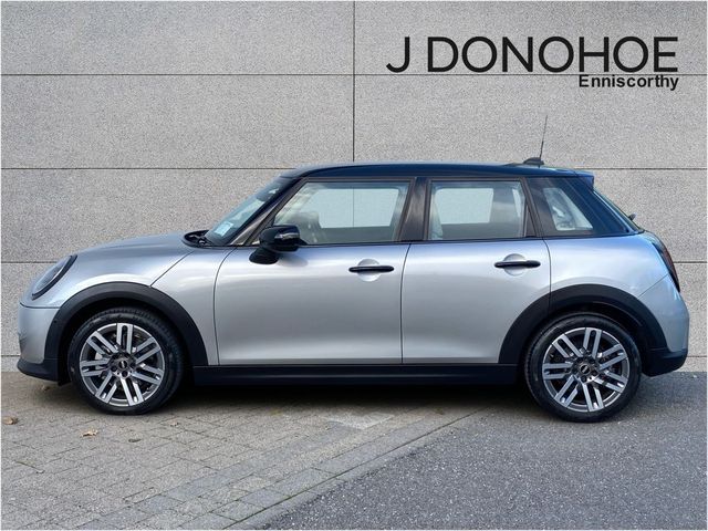 Image for 2025 Mini Cooper Cooper Classic Auto