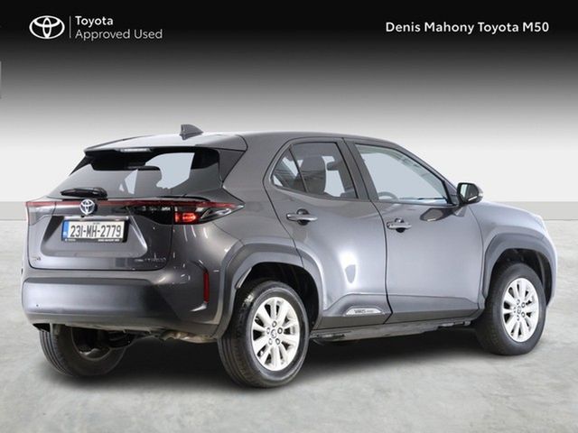 Image for 2023 Toyota Yaris Cross Luna Hybrid
