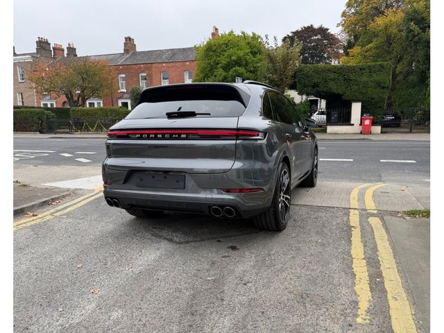 Image for 2025 Porsche Cayenne *GORGEOUS SPEC* 3.0 E-HYBRID AUTO 5DR