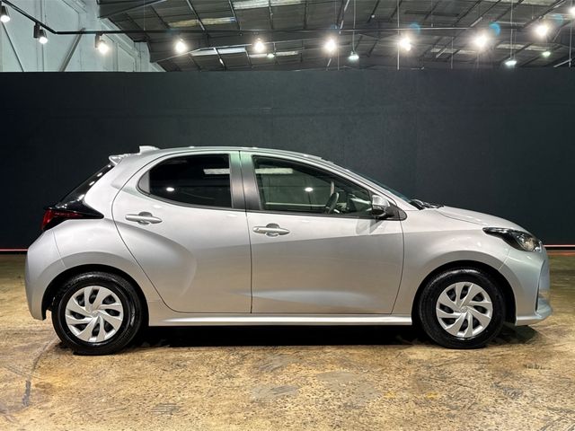 Image for 2023 Toyota Yaris HYBRID 1.5 AUTOMATIC - CRUISE CONTROL - REAR CAMERA - A/C HEATING CONTROLS