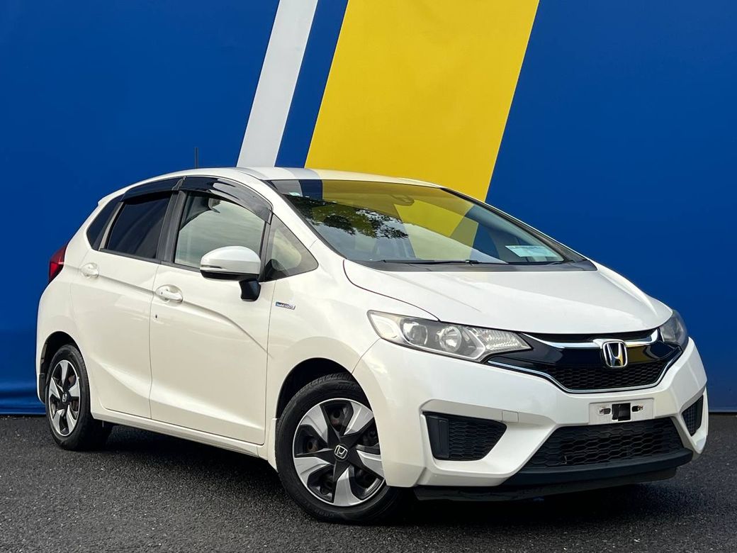 Image for 2017 Honda Fit F-PACKAGE 1.5 HYBRID // NEW 2 YEAR NCT // DIGITAL CLIMATE CONTROL // REVERSE CAMERA