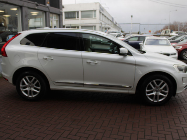 Image for 2017 Volvo XC60 2.0D4 SE LUXURY DELUXE 5DR ESTATE AUTOMATIC // MINT CONDITION // BUY WITH CONFIDENCE AA AND SIMI APPROVED DEALER 2025 // FINANCE ARRANGED // ALL TRADE INS WELCOME // 