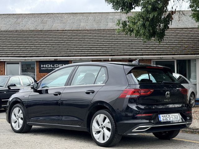 Image for 2023 Volkswagen Golf Style 2.0. WIRELESS PHONE CHARGER