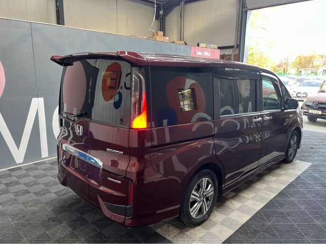 Image for 2017 Honda Stepwagon 2017 HODA STEPWAGON SPADA HYBRID SENSING 2.0 AUTOMATIC / CRUISE CONTROL / HEATED SEATS / REVERSE CAMERA / 7 SEATS / AUTOMATIC DOORS AND MORE