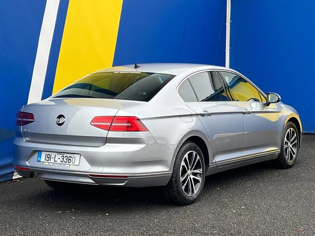 Image for 2019 Volkswagen Passat HIGHLINE 1.4 TSI // LEATHER/ALCANTARA HEATED SEATS // PARKING SENSORS // DUAL ZONE CLIMATE CONTROL