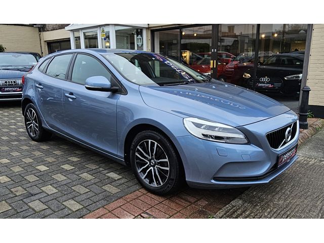 Image for 2017 Volvo V40 2.0 D2 Momentum NAV + 120BHP 5DR