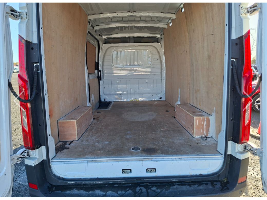 Image for 2022 Maxus Deliver 9 LH RWD SW 3DR