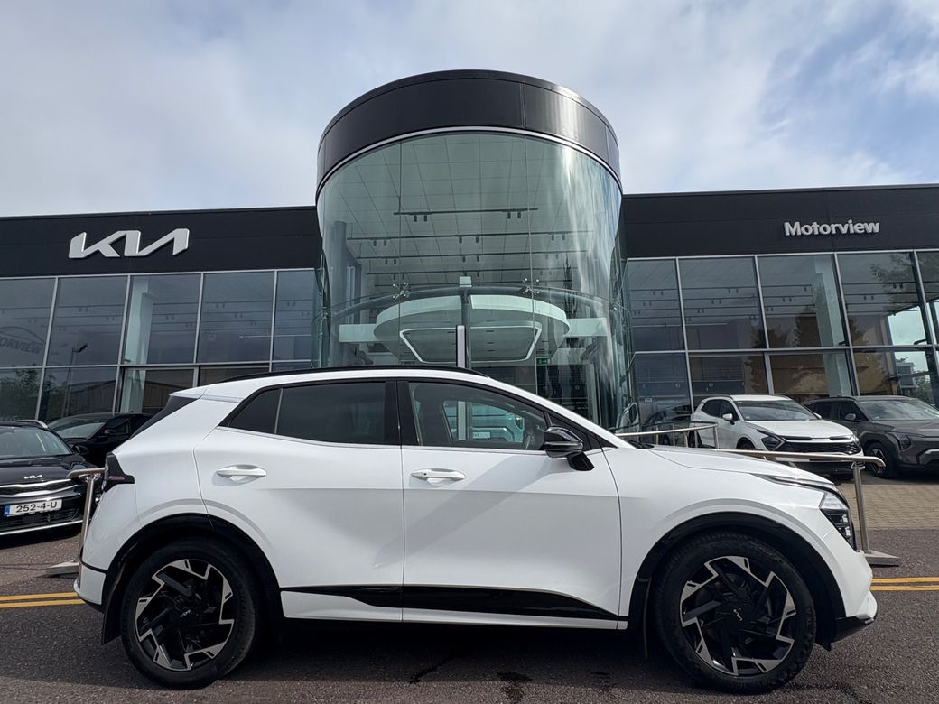 Image for 2022 Kia Sportage GT Line Sunroof Mhev 5DR, **warranty till 2029** Cruise Control, Sat Nav, Bluetooth, Reversing Camera, Parking Sensors, Full Service History, Touch Screen Infotainment System