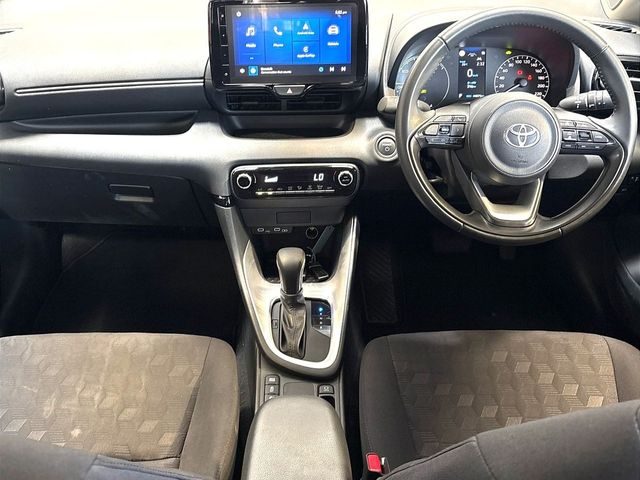 Image for 2025 Toyota Yaris Hybrid Luna