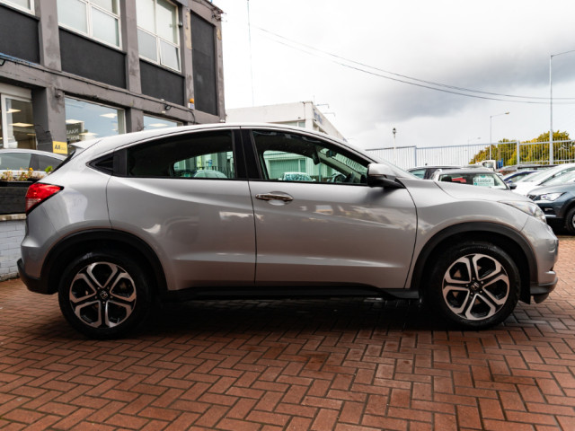 Image for 2017 Honda HR-V 1.5 I VTEC ES 5DR ESTATE // 1 IRISH OWNER WITH ONLY 82, 000KMS // WELL WORTH VIEWING / GREAT VALUE FOR MONEY // BUY WITH CONFIDENCE AA AND SIMI APPROVED DEALER 2025 // FINANCE ARRANGED // ALL TRADE IN