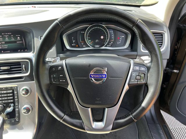 Image for 2018 Volvo V60 CROSS COUNTRY D4 CLASSIC 2.0 D AUTO // SERVICE HISTORY // LEATHER HEATED SEATS // REVERSE CAMERA