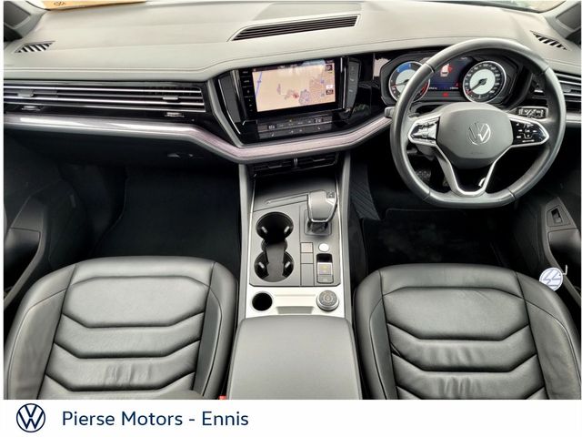 Image for 2023 Volkswagen Touareg TOUAREG COMM 3.0 TDI 4M 231BHP - FACTROY HITCH
