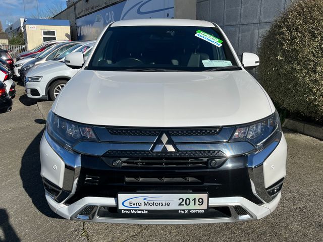 Image for 2019 Mitsubishi Outlander G PREMIUM 4WD AUTOMATIC PLUG IN HYBRID 2.4 PETROL //REVERSE CAMERA//FULL LEATHER HEATED SEATS//ADAPTIVE CRUISE CONTROL//KEYLESS ENTRY//
