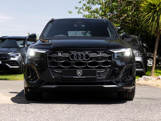 Image for 2026 Audi Q7 Q7 TFSIe Black Edition Quattro 