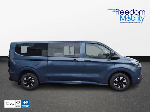 Image for 2026 Ford Tourneo Custom Lowered Floor Wheelchair Access