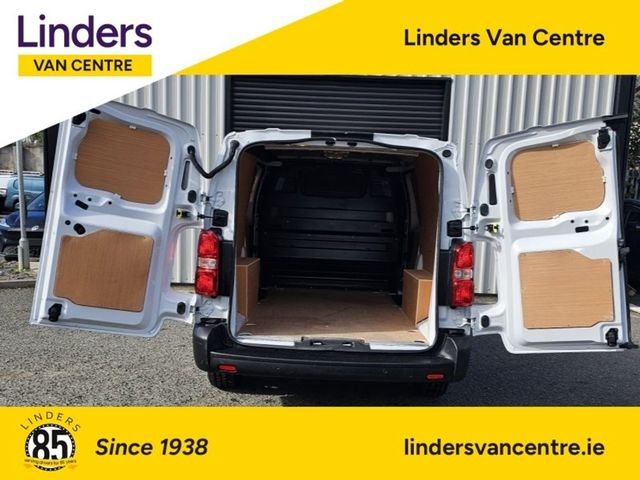 Image for 2025 Opel Vivaro LWB - LOW KMS / PLY LINED