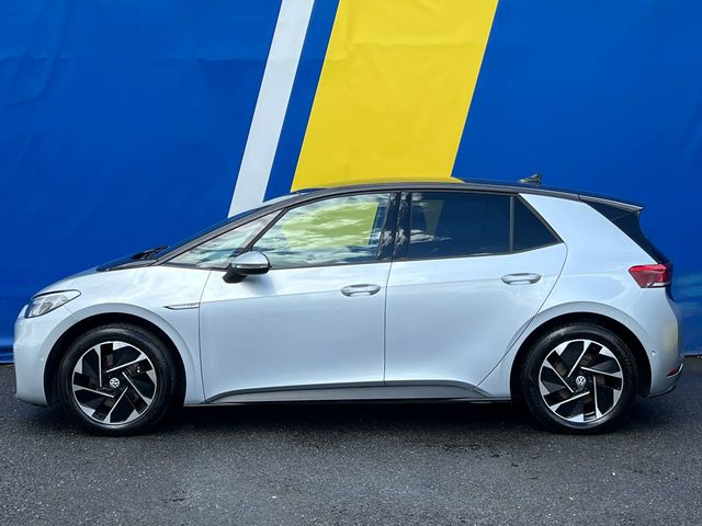 Image for 2022 Volkswagen ID.3 PRO LIFE 58KWH // HEATED SEATS // 18" PRO ALLOYS // DIGITAL CLUSTER
