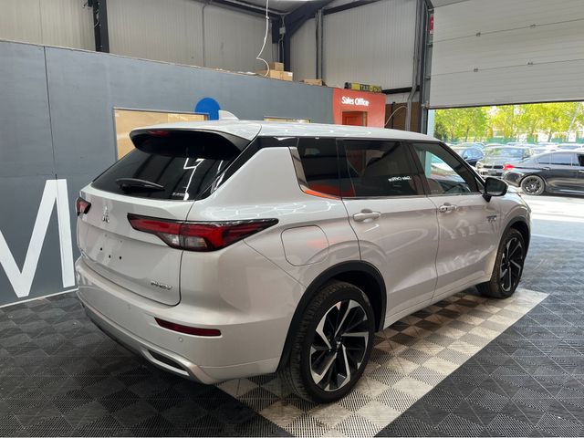 Image for 2024 Mitsubishi Outlander €45950 2024 MITSUBISHI OUTLANDER PHEV 2.4 AUTOMATIC / CRUISE CONTROL / REVERSE CAMERA / ELECTRIC MEMORY & HEATED SEATS / PADDLE SHIFTERS / HEATED STEERING WHEEL / PANORAMIC SUNROOF / 7 SEATS OPTION