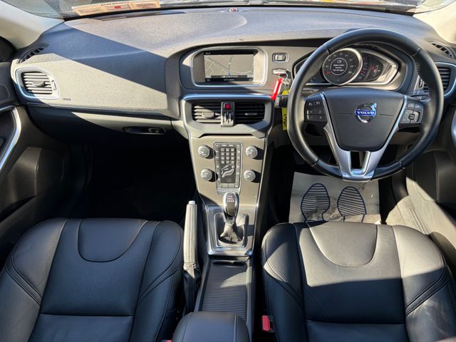 Image for 2015 Volvo V40 2015 VOLVO V40 D4 SE LUX NAV 190BHP • 2.0 DIESEL • 6-SPEED MANUAL • 113, 760 KM