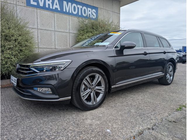 Image for 2022 Volkswagen Passat ELEGANCE AUTOMATIC 2.0 DIESEL //HIGH SPEC//LOW MILES//HALF LEATHER HEATED SEATS//REVERSE CAMERAS//ADAPTIVE CRUISE CONTROL//