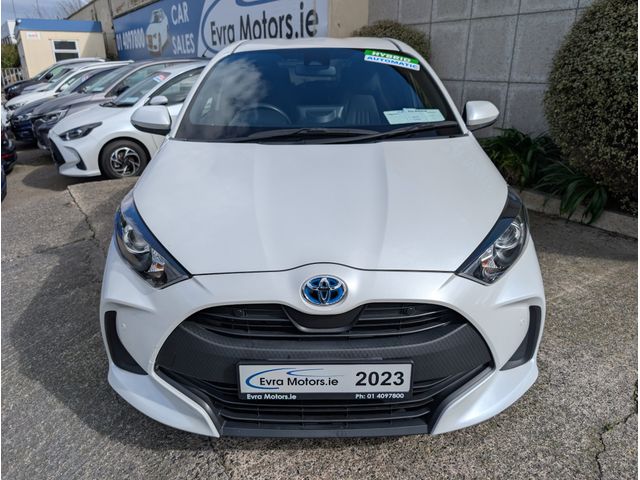 Image for 2023 Toyota Yaris X HYBRID AUTOMATIC 1.5 PETROL //KEYLESS ENTRY//REVERSE CAMERA//ADAPTIVE CRUISE CONTROL//