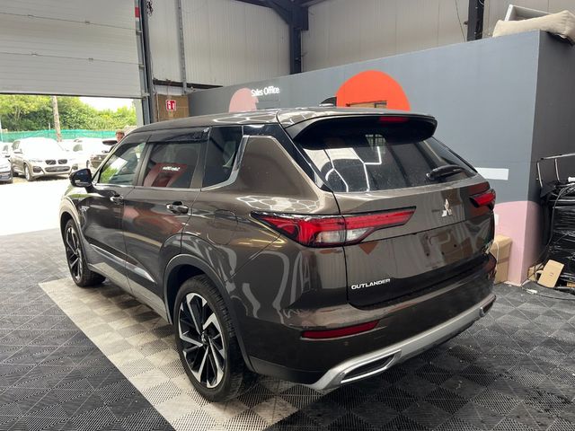 Image for 2022 Mitsubishi Outlander 2022 MITSUBISHI OUTLANDER PHEV G 2.4 AUTOMATIC / CRUISE CONTROL / PARKING CAMERA / ELECTRIC MEMORY & HEATED SEATS / PADDLE SHIFTERS / 7 SEATS OPTION / HEATED STEERING WHEEL AND MORE