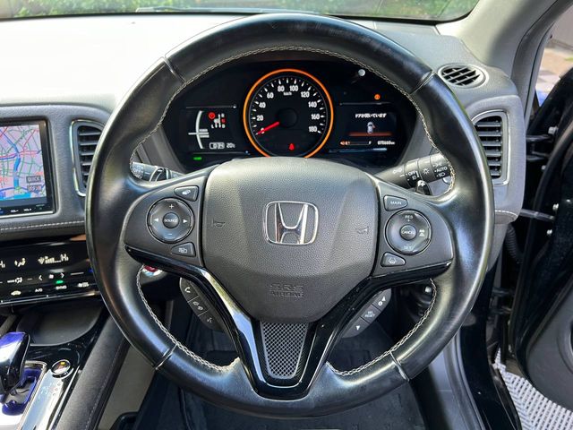 Image for 2017 Honda Vezel RS 1.5 HYBRID AUTO // DIAMOND CUT ALLOYS // LEATHER/ALCANTARA HEATED SEATS // REVERSE CAMERA