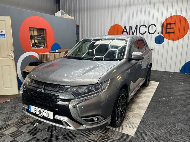 Image for 2019 Mitsubishi Outlander 2019 MITSUBISHI OUTLANDER PHEV G 2.4 AUTOMATIC / CRUISE CONTROL / REVERSE CAMERA / ELECTRIC MEMORY & HEATED SEATS / PADDLE SHIFTERS AND MORE