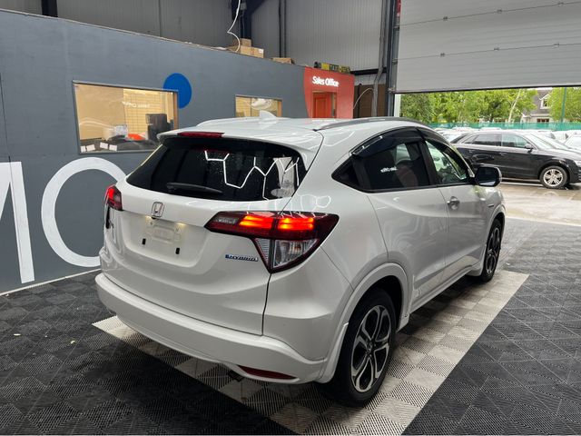 Image for 2016 Honda Vezel 2016 HONDA VEZEL HYBRID Z 1.5 AUTOMATIC / CRUISE CONTROL / REVERSE CAMERA / HEATED SEATS / PADDLE SHIFTERS AND MORE