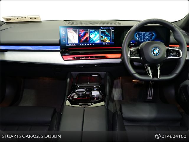 Image for 2025 BMW i5 ** PANORAMIC SUNROOF AND COMFORT PACK** 19” UPGRADE ALLOYS, 570KM CLAIMED RANGE, SAPPHAIRE BLACK METALLIC, BLACK VEGANZA INTERIOR €99K NEW