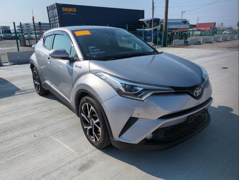 Image for 2017 Toyota C-HR G Package Leather seats
