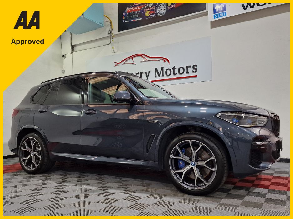 Image for 2022 BMW X5 45E M SPORT (COLOSSAL SPEC) AUTOMATIC **ACTIVE CRUISE CONTROL / BMW LASER HEADLIGHTS / COOLING & MASSAGE SEATS / COMFORT FRONT SEATS / HEADS UP DISPLAY / REVERSE CAMERA / WIRELESS PHONE CHARGING**