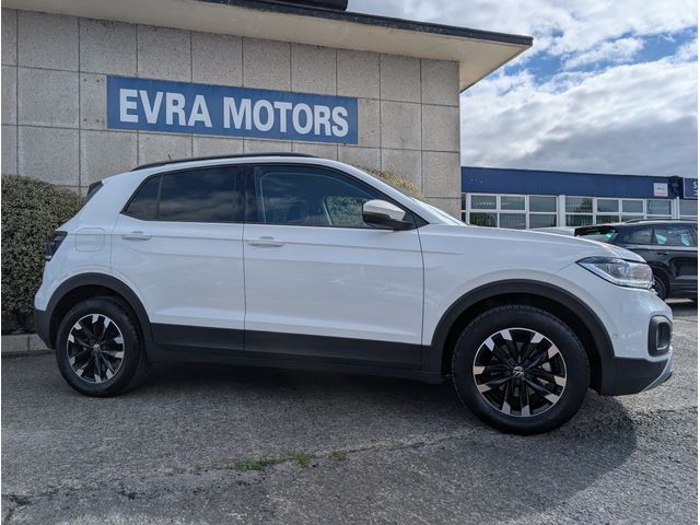 Image for 2022 Volkswagen T-Cross AUTOMATIC 1.0 PETROL //LOW MILES//REVERSE CAMERA//KEYLESS ENTRY//ADAPTIVE CRUISE CONTROL//