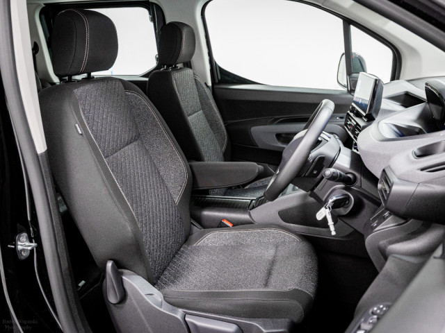 Image for 2026 Peugeot Rifter E-Allure 50kWh 136HP L2 - 7 Seats