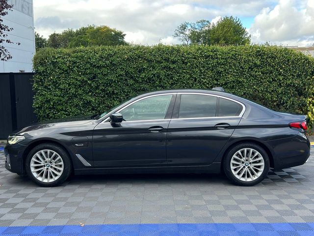 Image for 2022 BMW 5 Series 530e LUXURY LINE 2.0 HYBRID // HERADS-UP DISPLAY // FULL SERVICE HISTORY // 360 PARKING CAMERAS