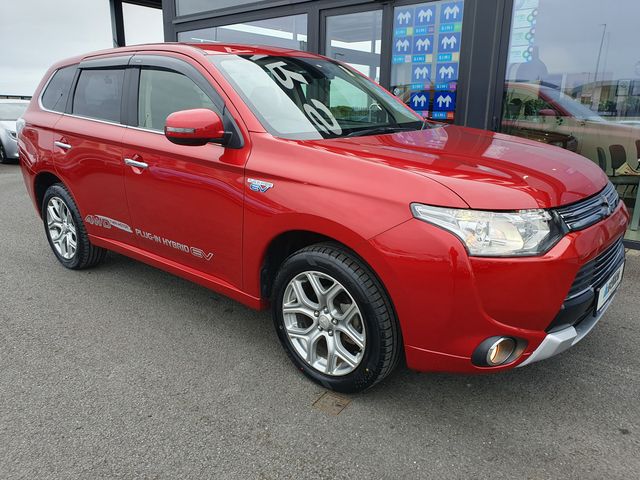Image for 2015 Mitsubishi Outlander ONLY 9K KMS * 4X4 2.0 PLUG-IN HYBRID