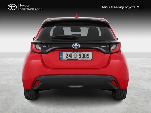 Image for 2024 Toyota Yaris Luna Hybrid
