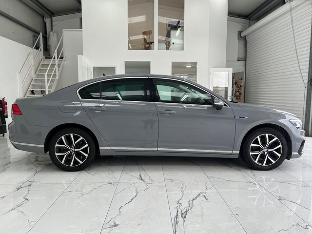 Image for 2021 Volkswagen Passat 
