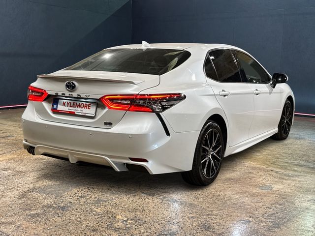 Image for 2023 Toyota Camry 2.5 HYBRID AUTOMATIC - BLACK HALF LEATHER - 18'' FACTORY ALLOYS - TOYOTA SAFETY SENSE - REAR CAMERA