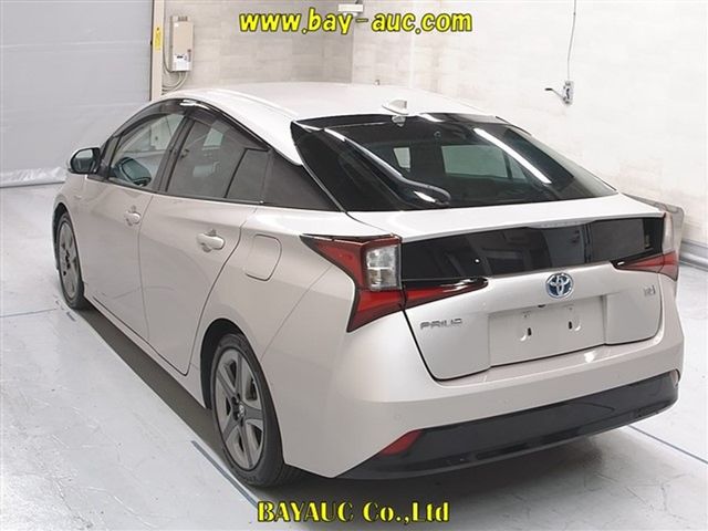 Image for 2019 Toyota Prius COMING SOON / HYBRID / AUTO 