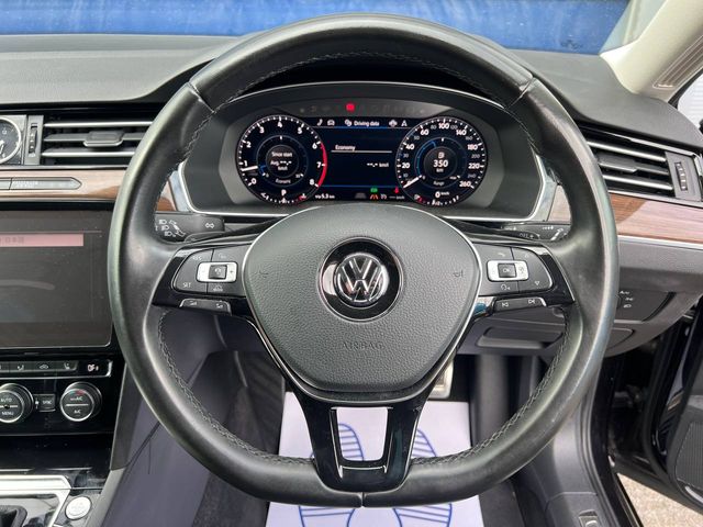 Image for 2018 Volkswagen Passat VARIANT HIGHLINE 2.0 TDI ** HUGE SPEC ** // LEATHER INTERIOR // 360 PARKING CAMERA // APPLE CARPLAY/ANDROID AUTO