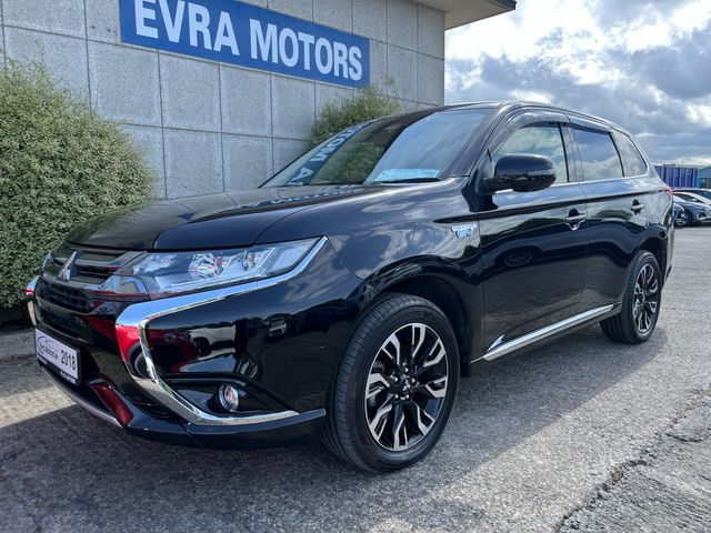 Image for 2018 Mitsubishi Outlander G 4WD PHEV HYBRID AUTOMATIC 2.4 PETROL //HIGH SPEC//LOW MILES//HALF LEATHER HEATED SEATS//HEATED STEERING WHEEL//REVERSE CAMERA//KEYLESS ENTRY//ADAPTIVE CRUISE CONTROL//
