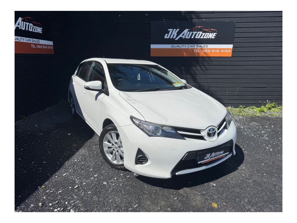 Image for 2015 Toyota Auris 1.4 D-4D TERRA VAN 5DR
